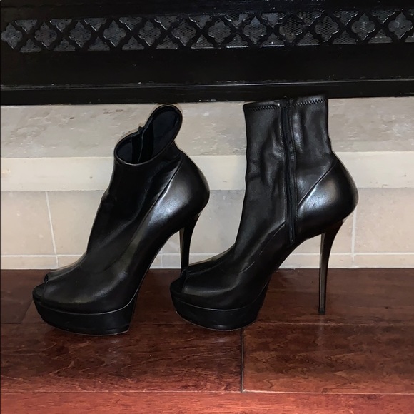 Gucci Shoes - GUCCI peep toe high heel booties